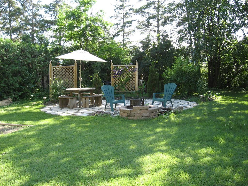 Twin Pines Bed And Breakfast Peterborough Zewnętrze zdjęcie
