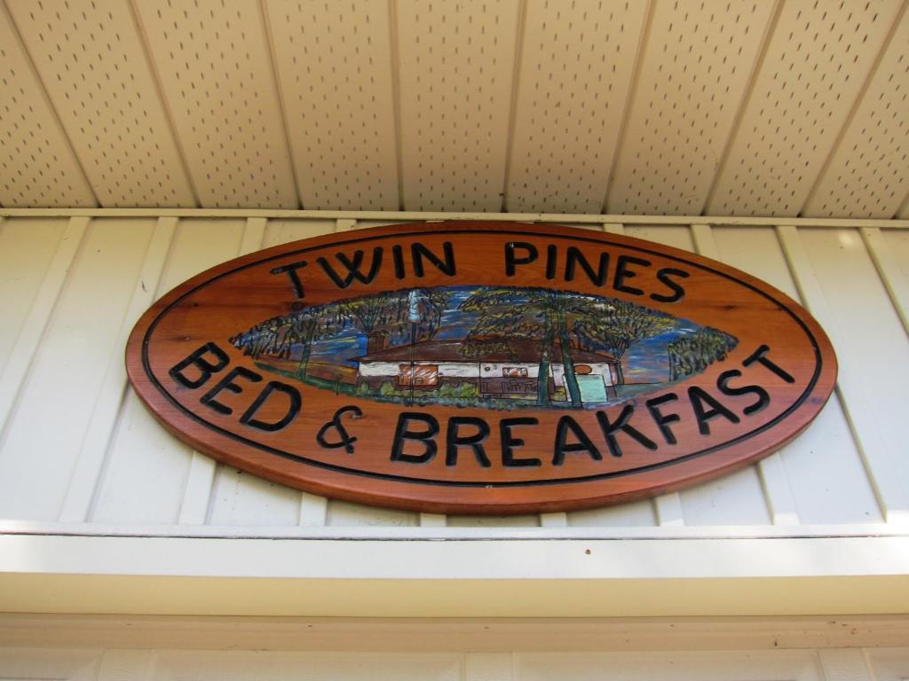 Twin Pines Bed And Breakfast Peterborough Zewnętrze zdjęcie